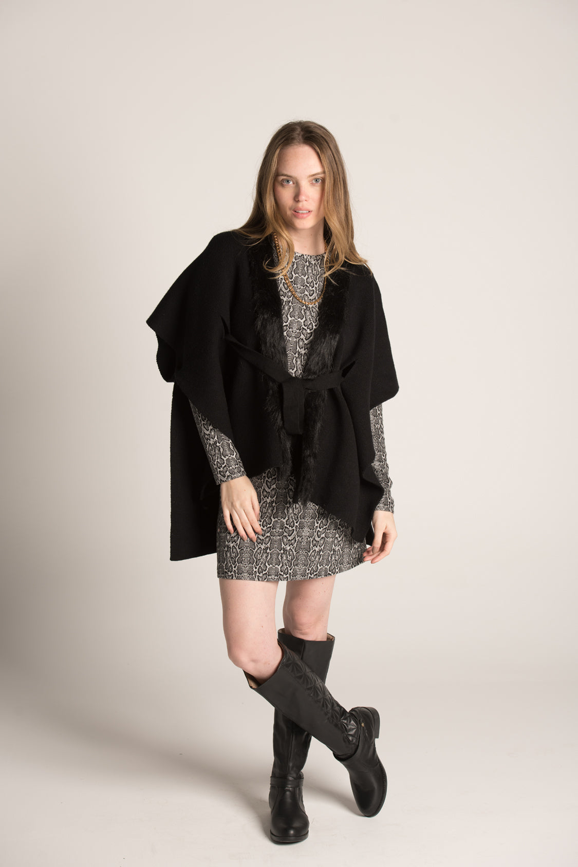 FAUX FUR ONE SIZE PLAIN PONCHO W23W715