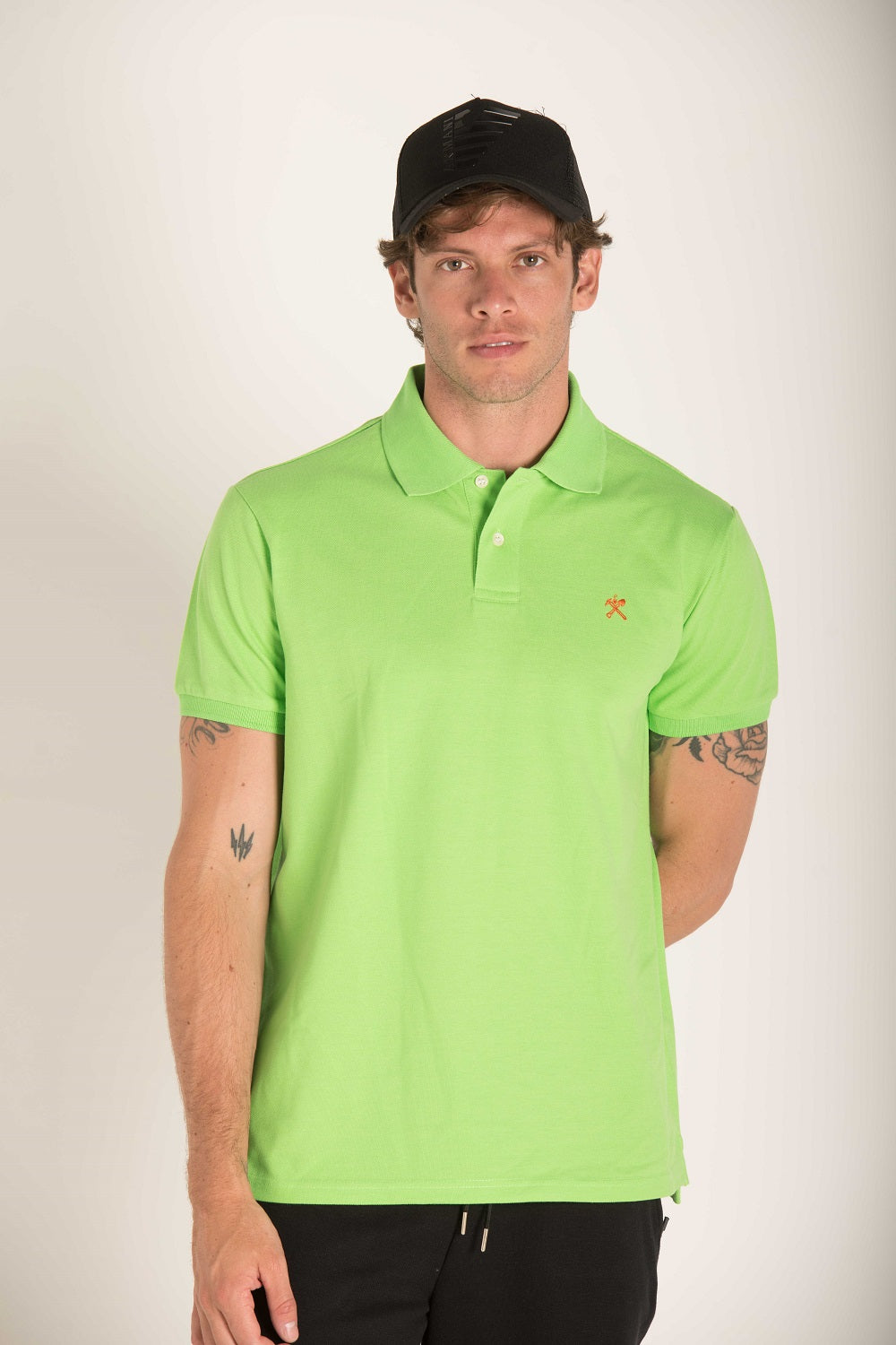 BASIC POLO WITH CONTRAST LOGO S23M162