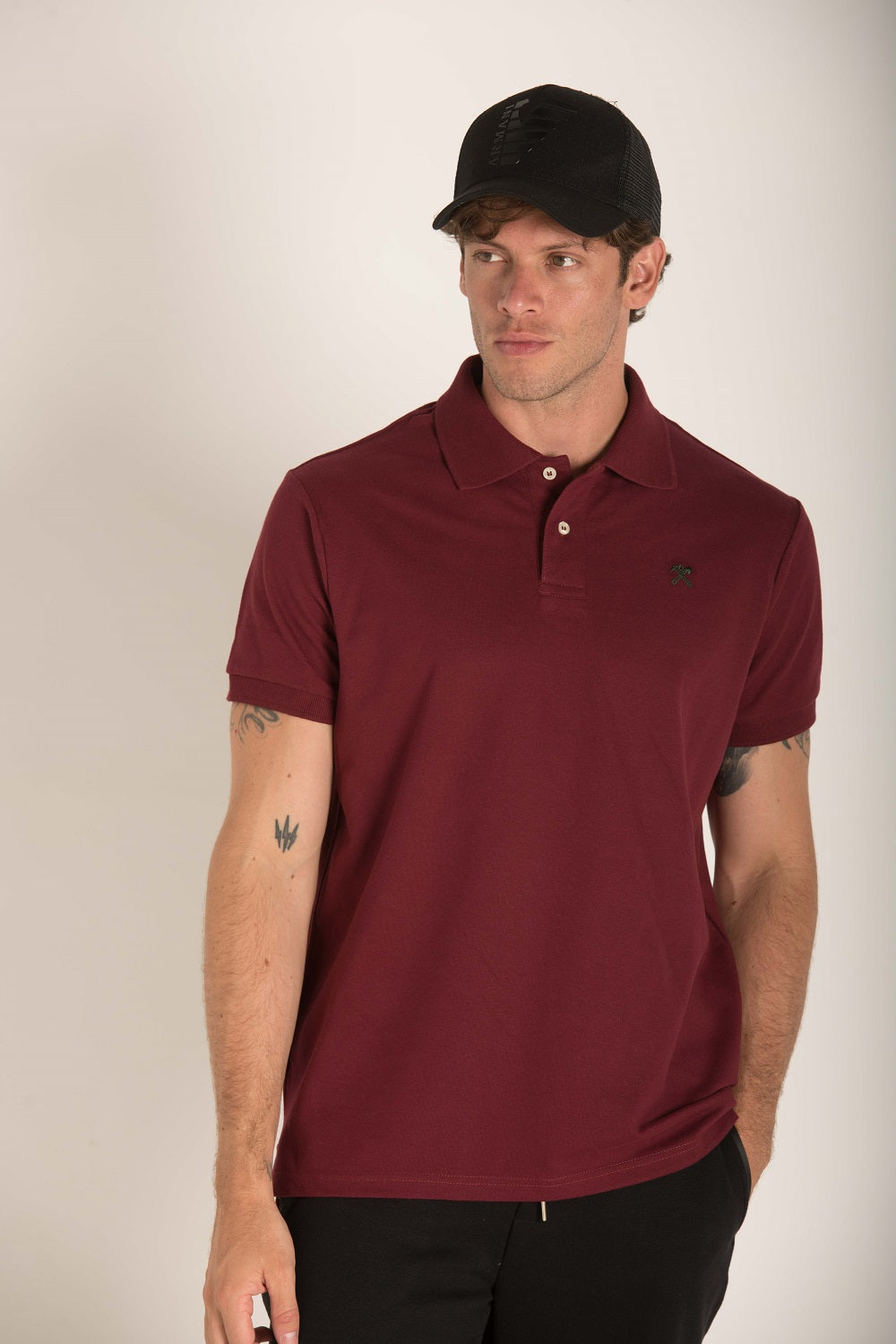 BASIC POLO WITH CONTRAST LOGO S23M162