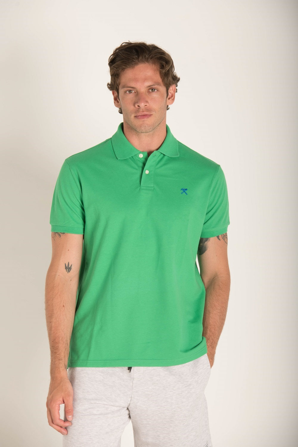 BASIC POLO WITH CONTRAST LOGO S23M162