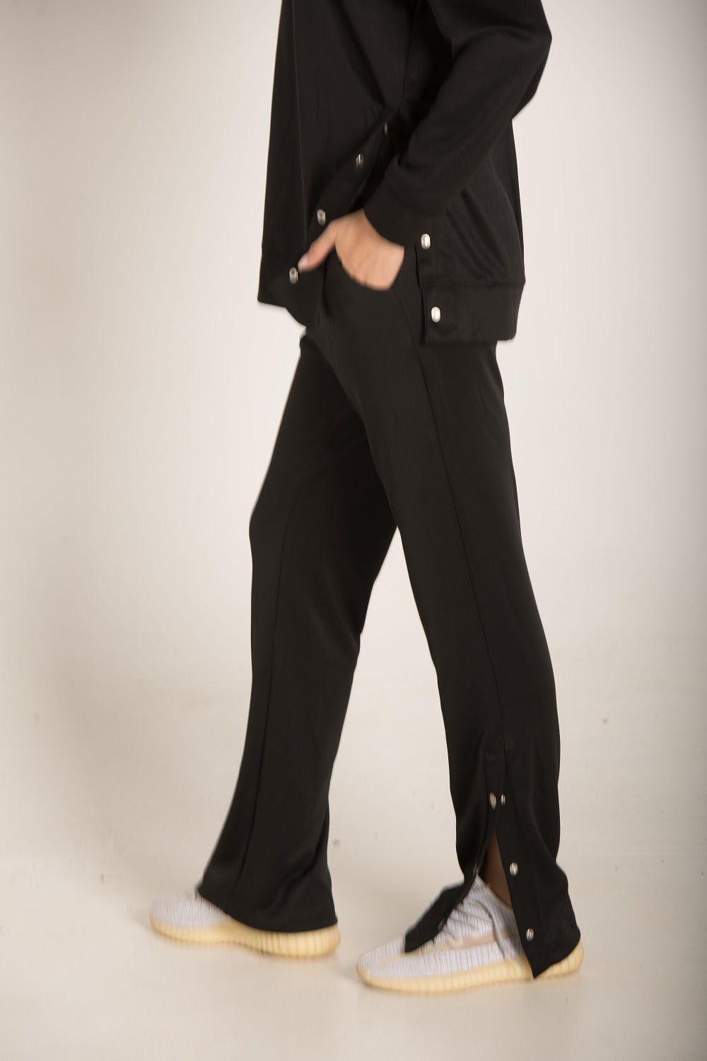 SIDE SPLITED PLAIN PANTS W23WSP619
