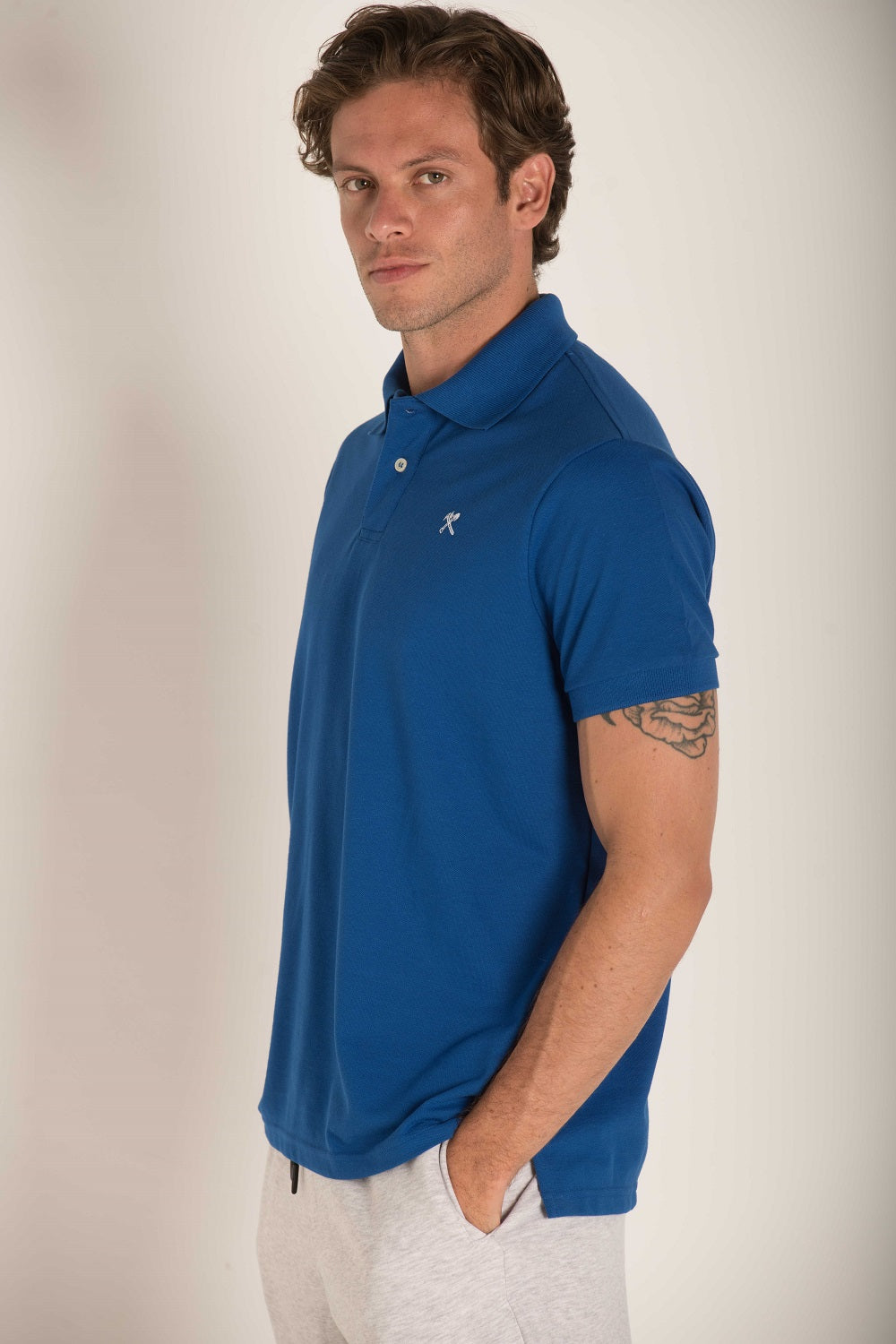 BASIC POLO WITH CONTRAST LOGO S23M162