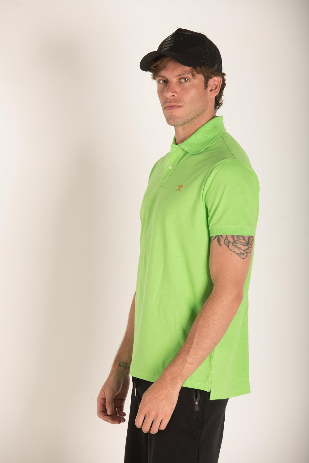 BASIC POLO WITH CONTRAST LOGO S23M162