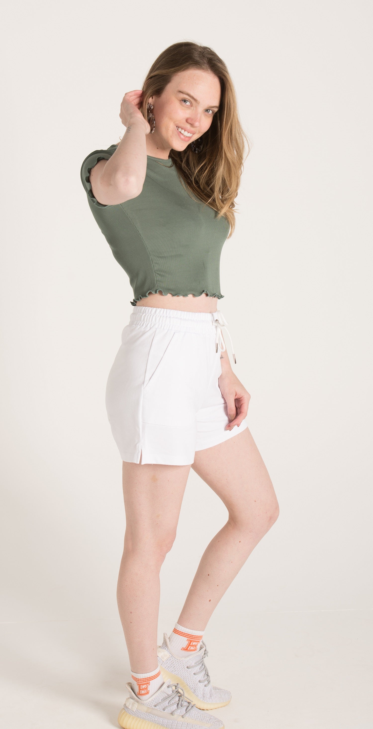 ROUND NECK RIBBED CROPPED TOP s22w068