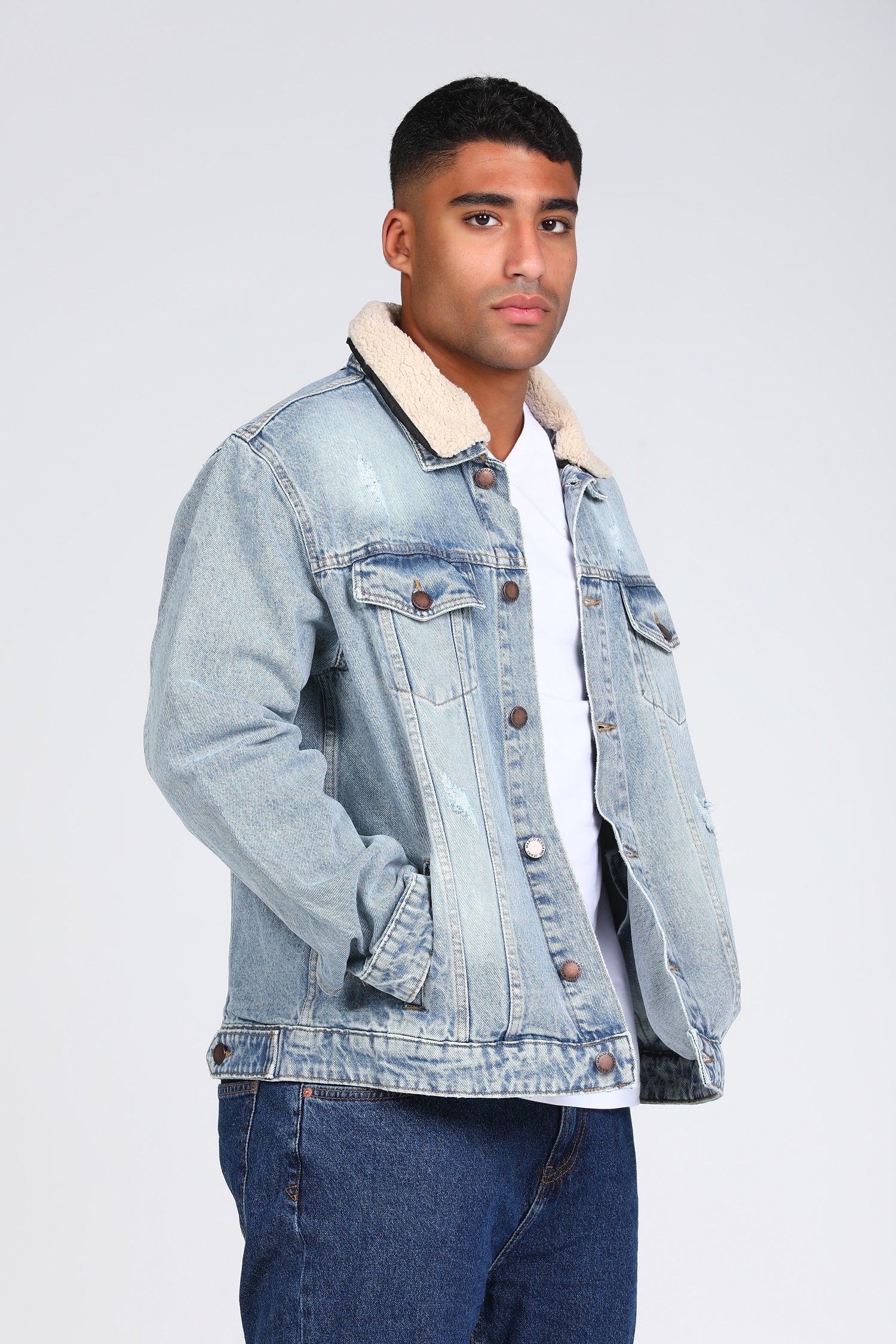 Faux Fur Collar Denim Jacket W23MJK184