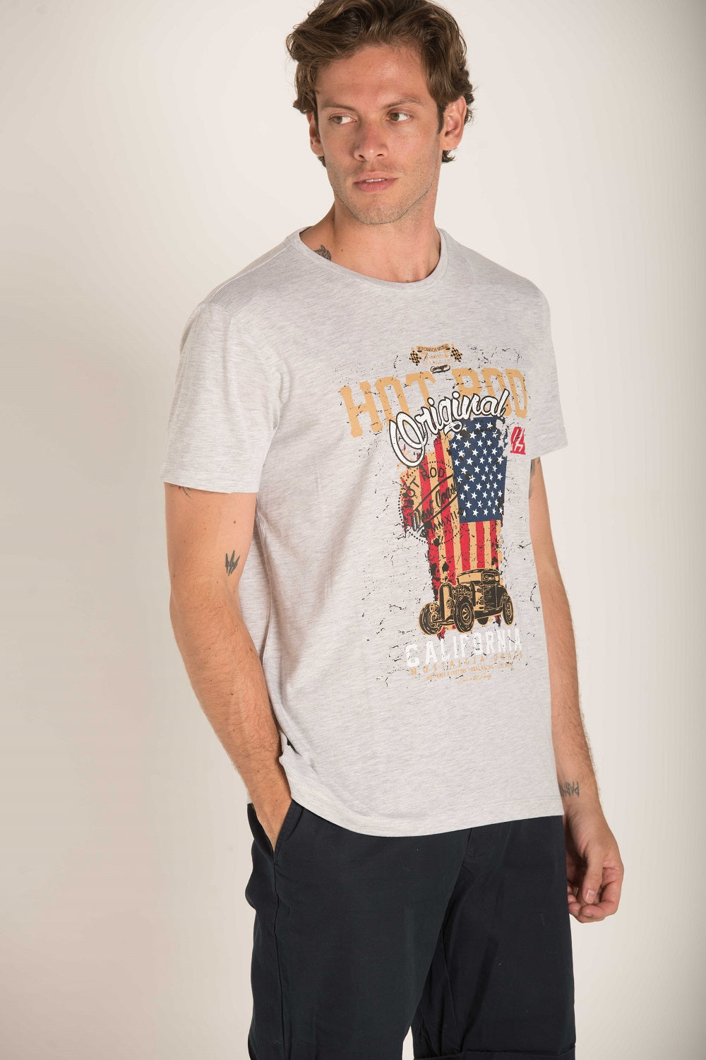 FLAG AND CAR  PRINT T-SHIRT S23M419