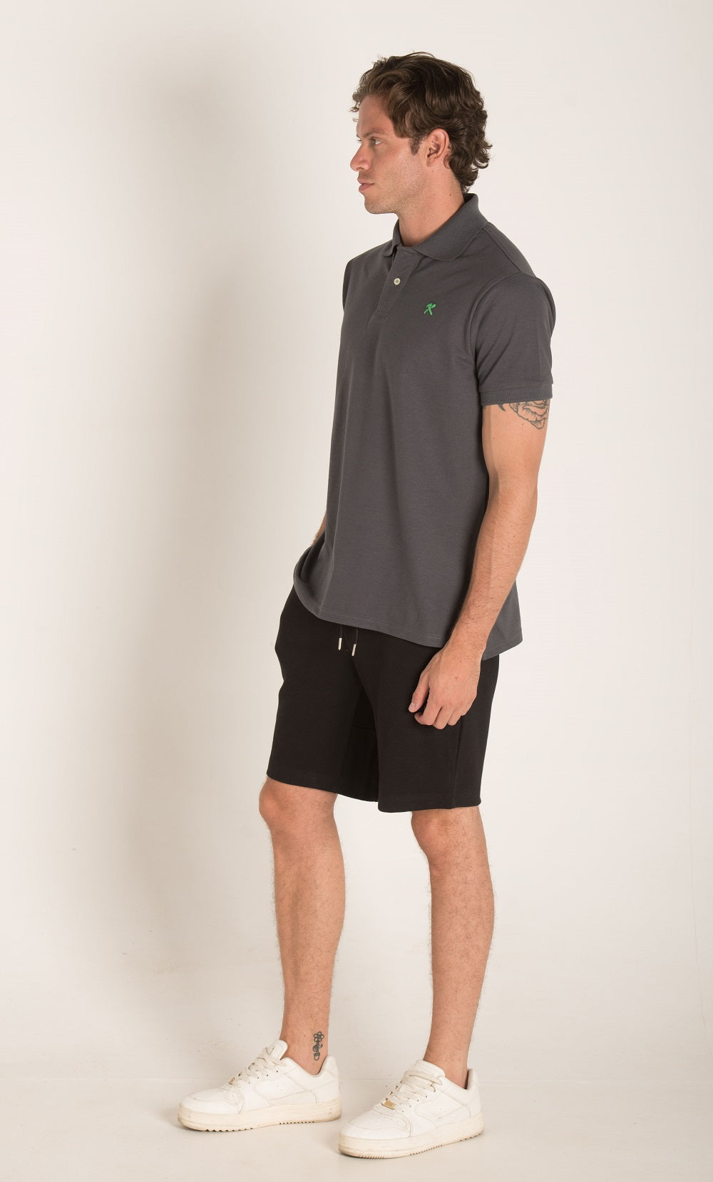 BASIC POLO WITH CONTRAST LOGO S23M162