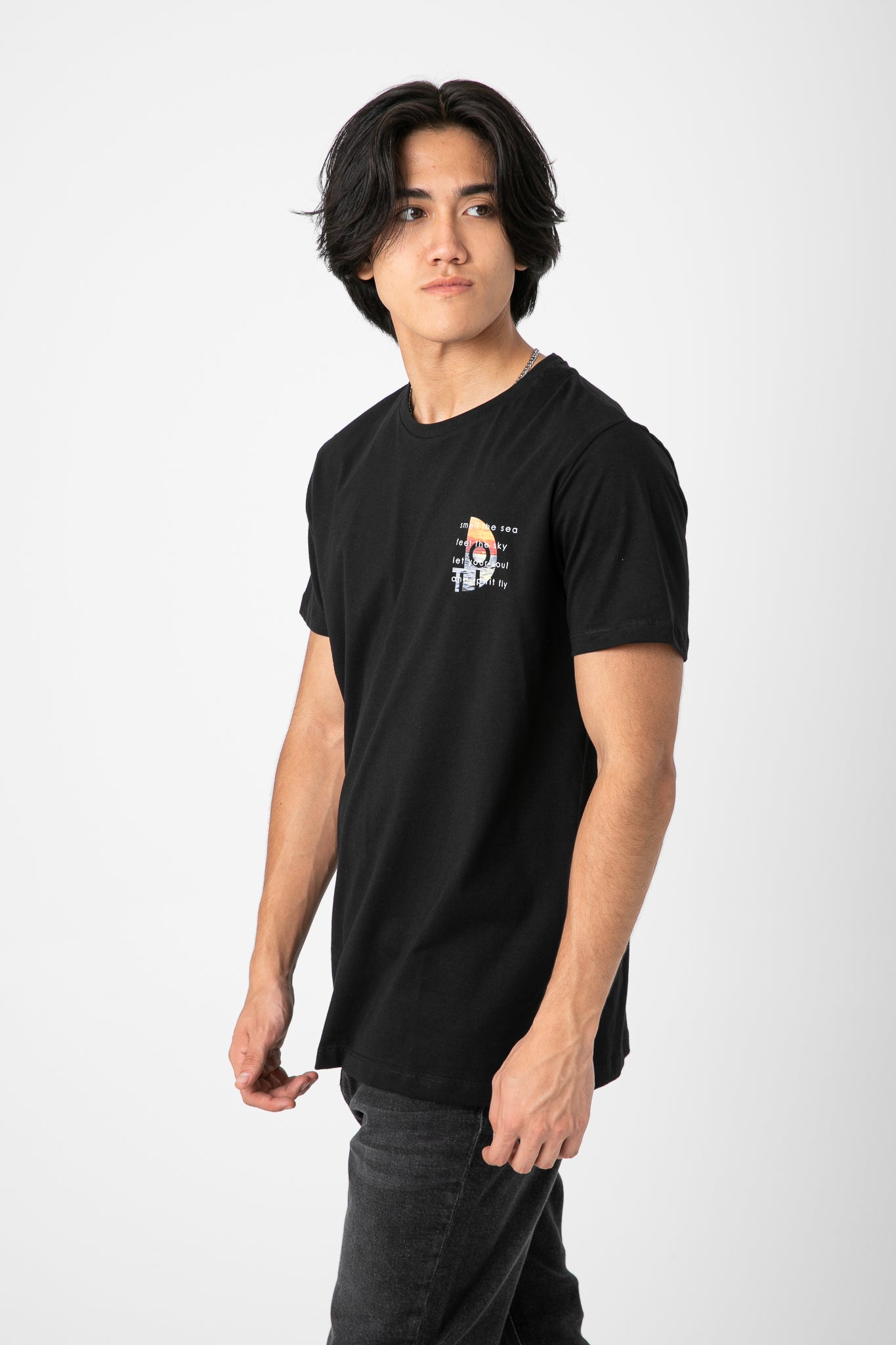 T-SHIRT BLACK BACK GRAPHIC S24M423