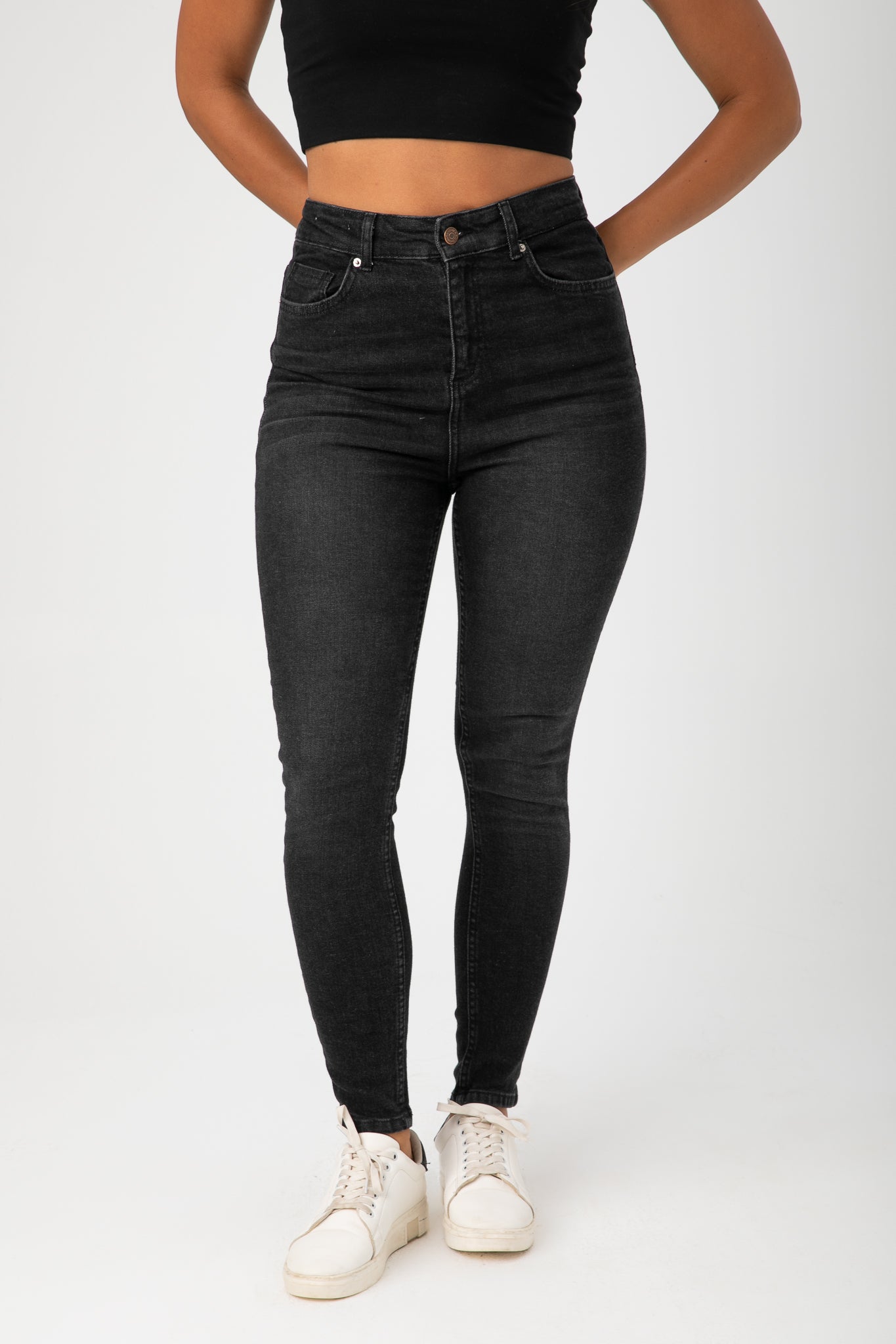 WOMEN JEANS SKINNY HIGHWAIST