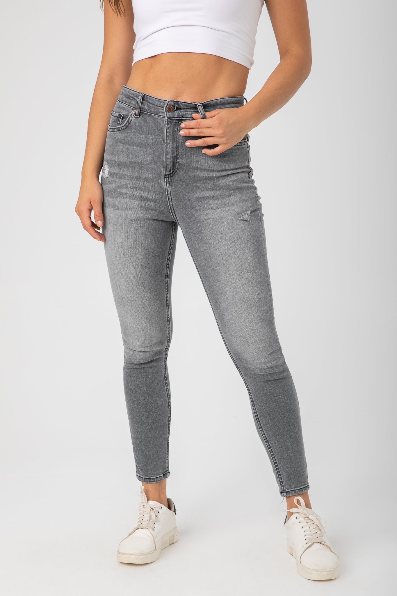 WOMEN JEANS SKINNY HIGHWAIST