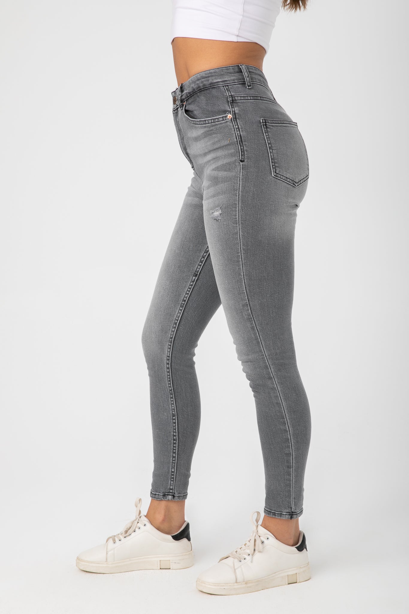 WOMEN JEANS SKINNY HIGHWAIST