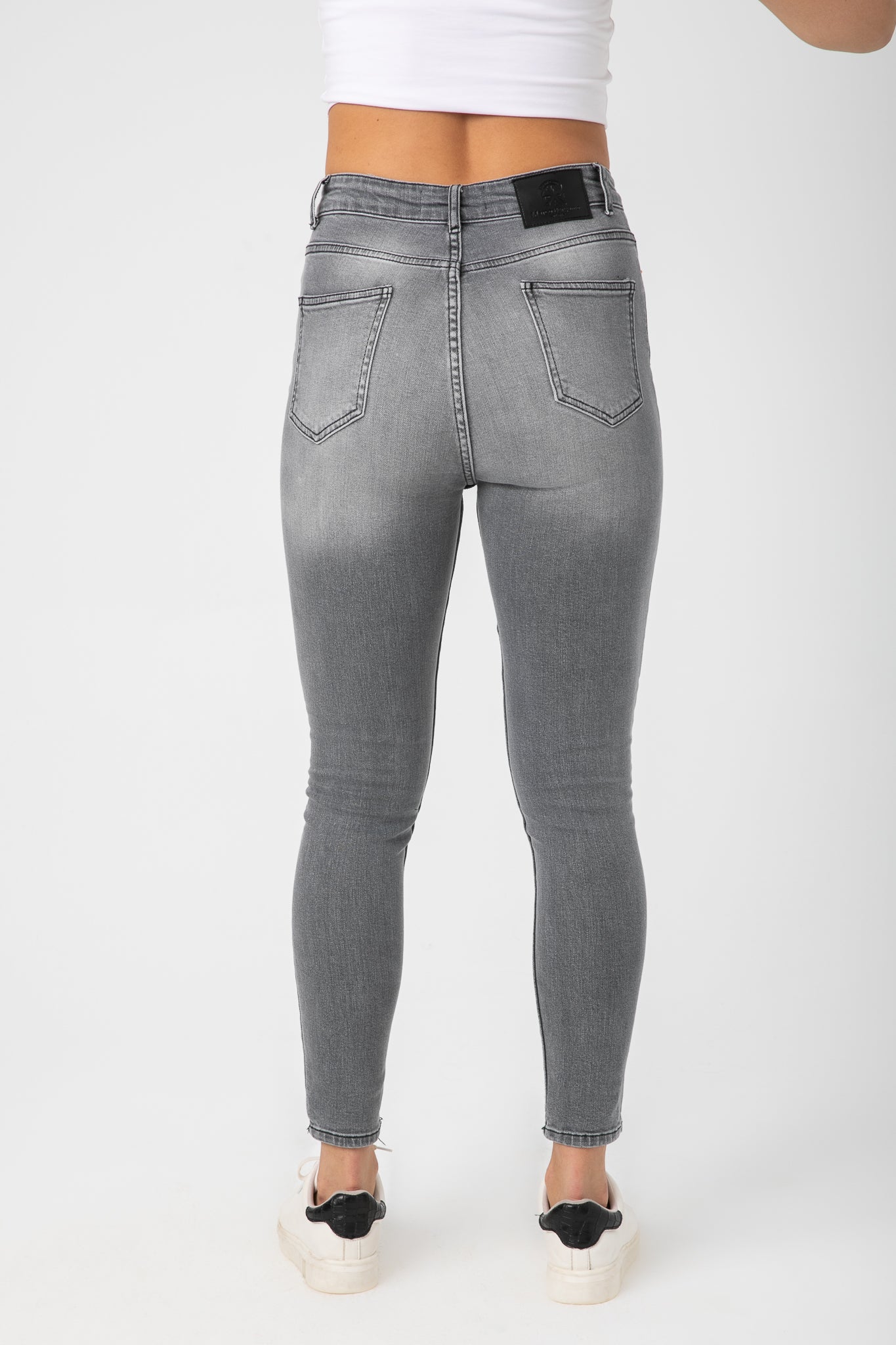 WOMEN JEANS SKINNY HIGHWAIST