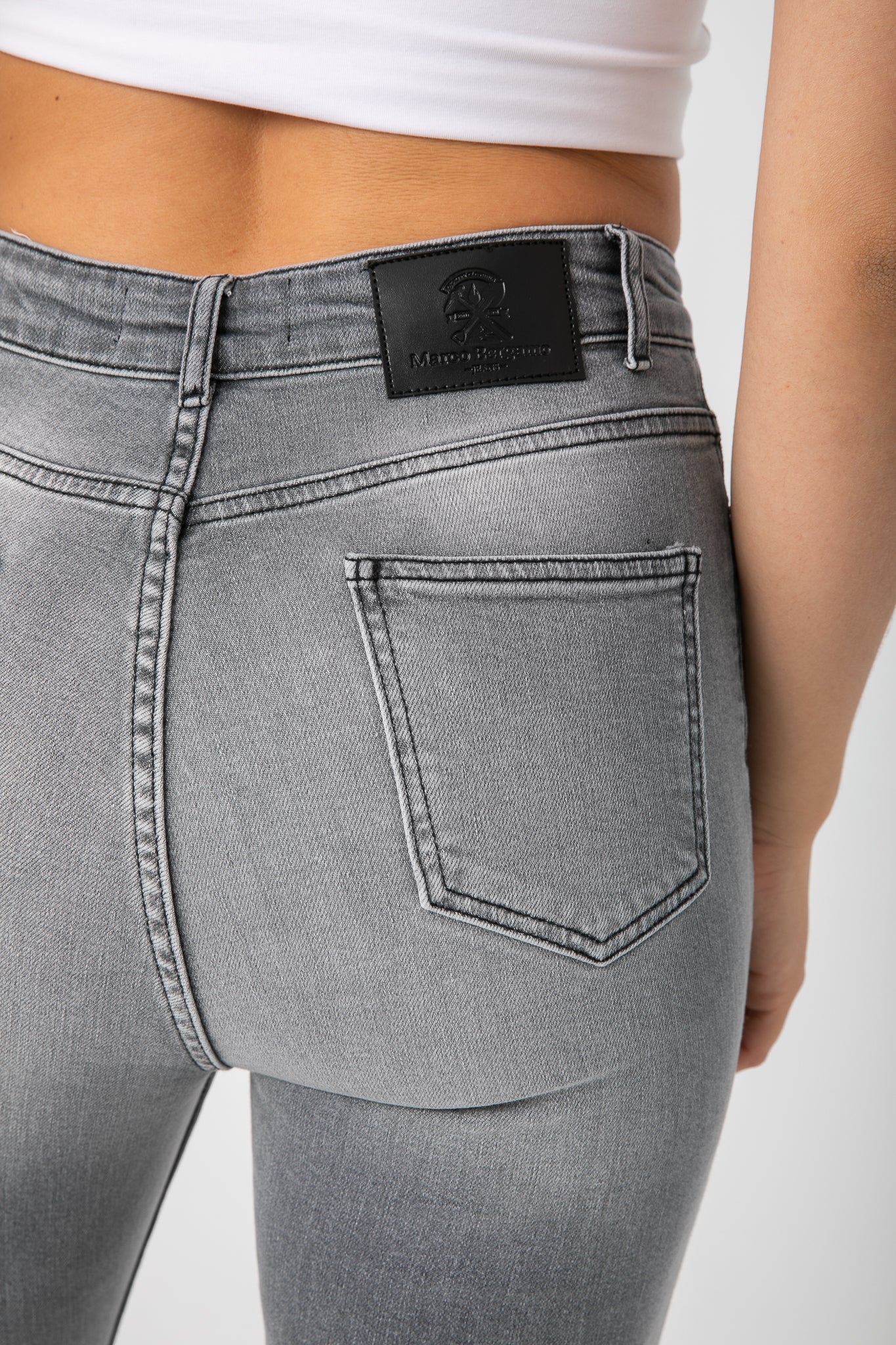WOMEN JEANS SKINNY HIGHWAIST