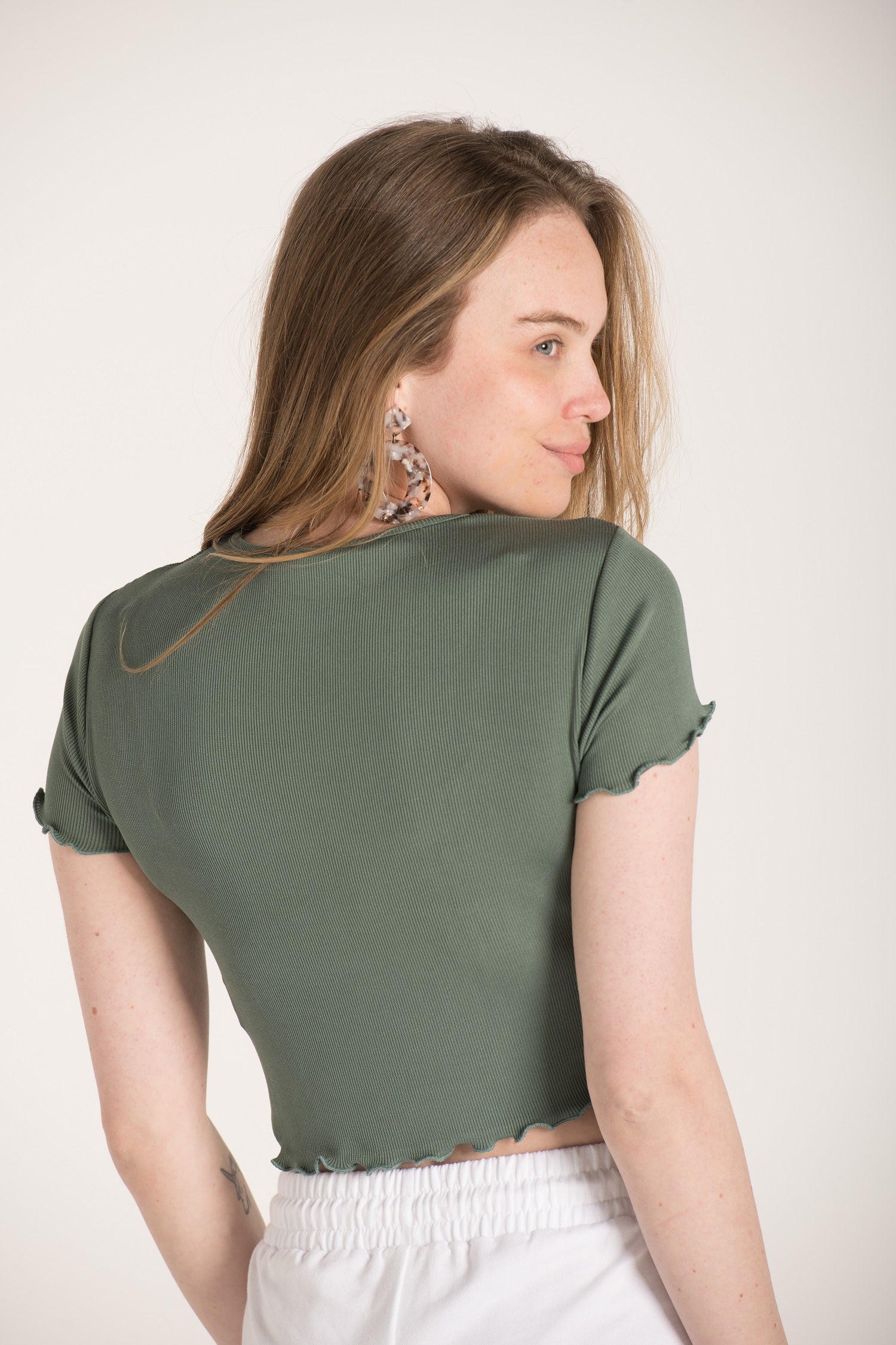 ROUND NECK RIBBED CROPPED TOP s22w068