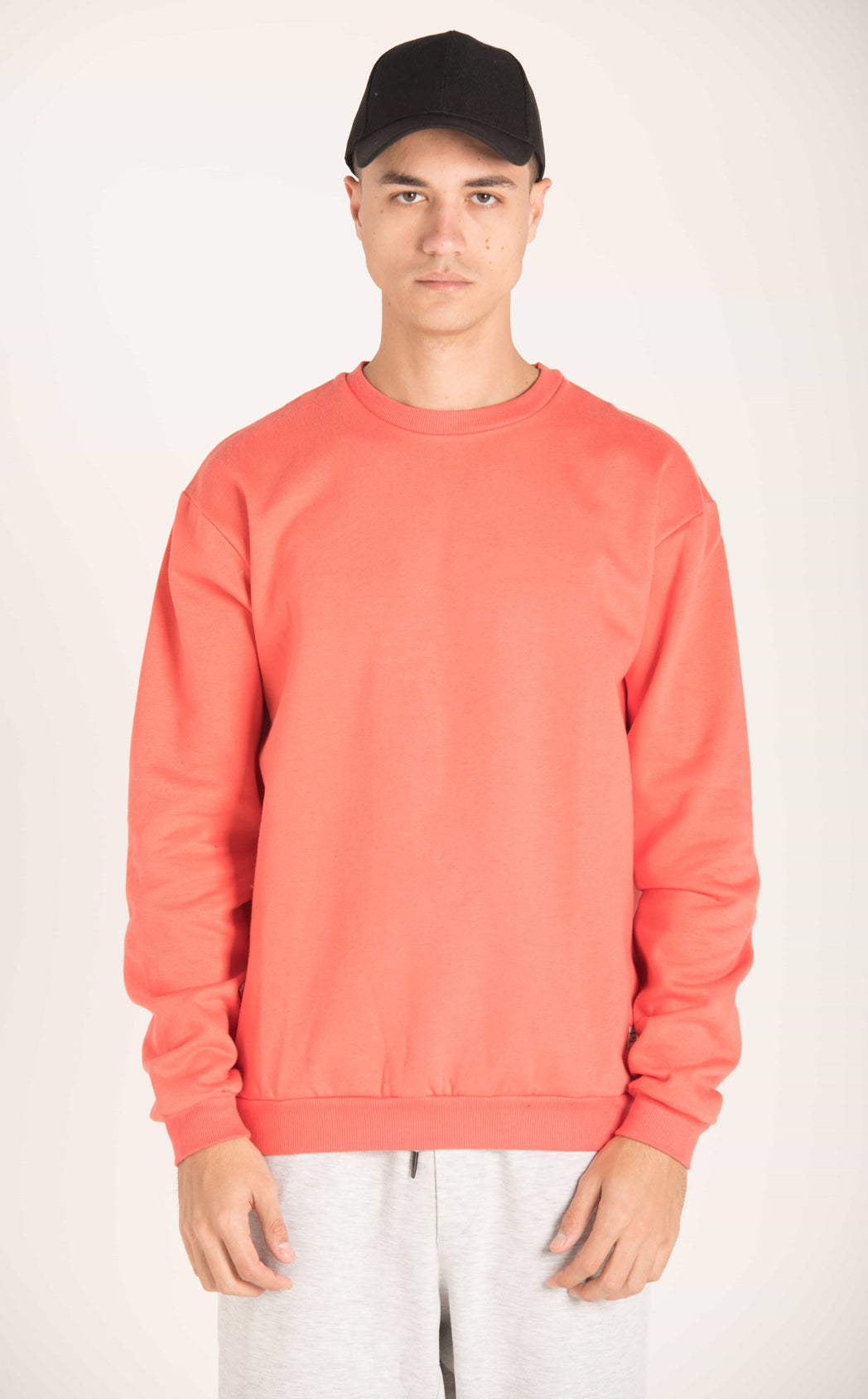 BASIC SWEATSHIRT WITH PATCH W23M003