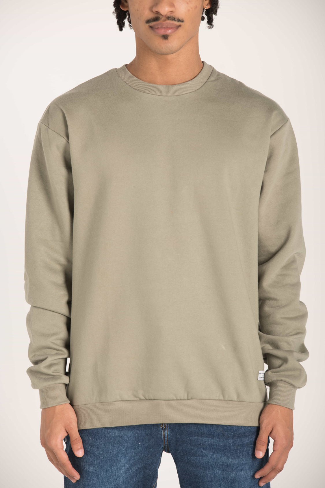 BASIC SWEATSHIRT WITH PATCH W23M003