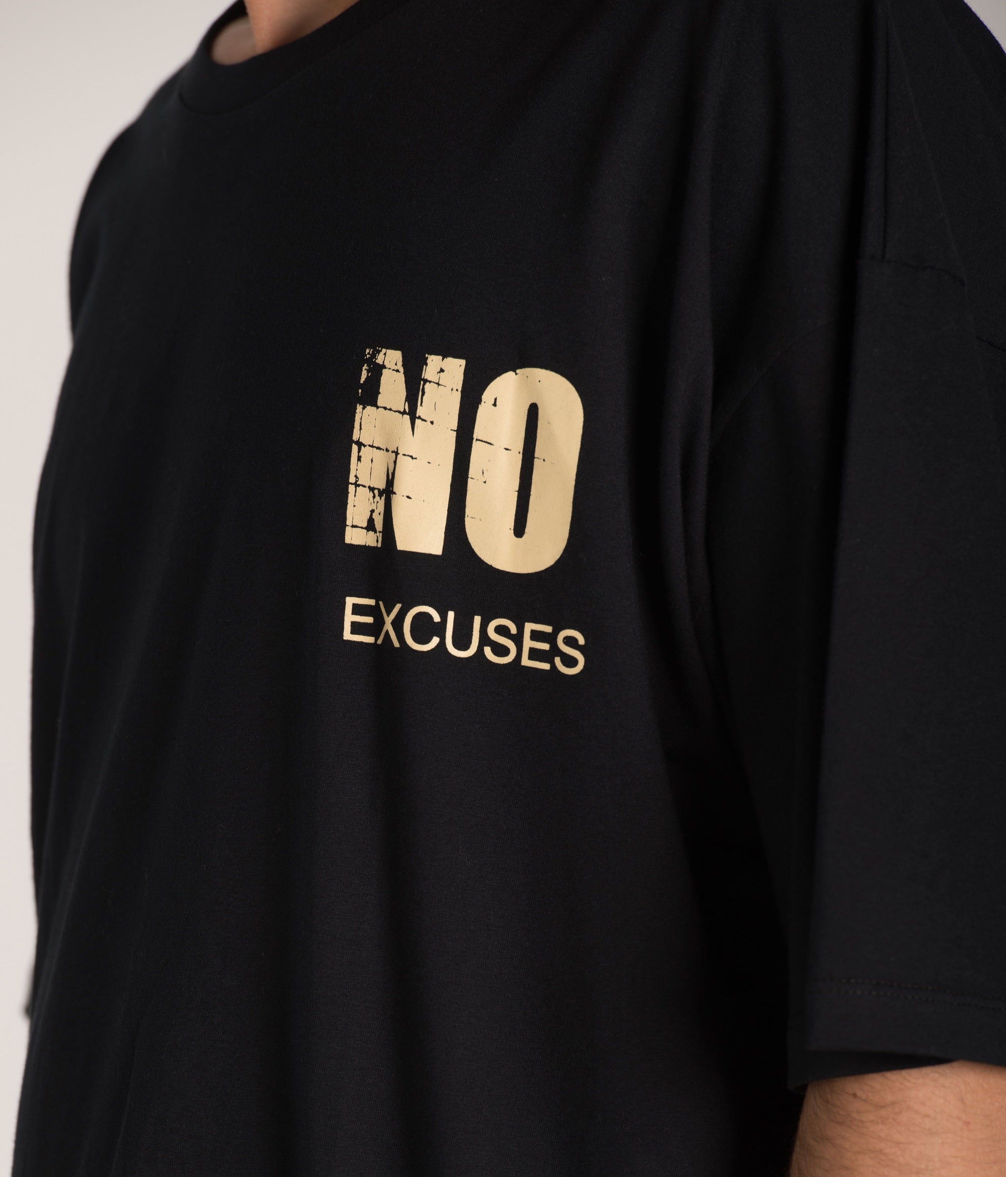 BLACK 'NO EXCUSES' T-SHIRT S24M509