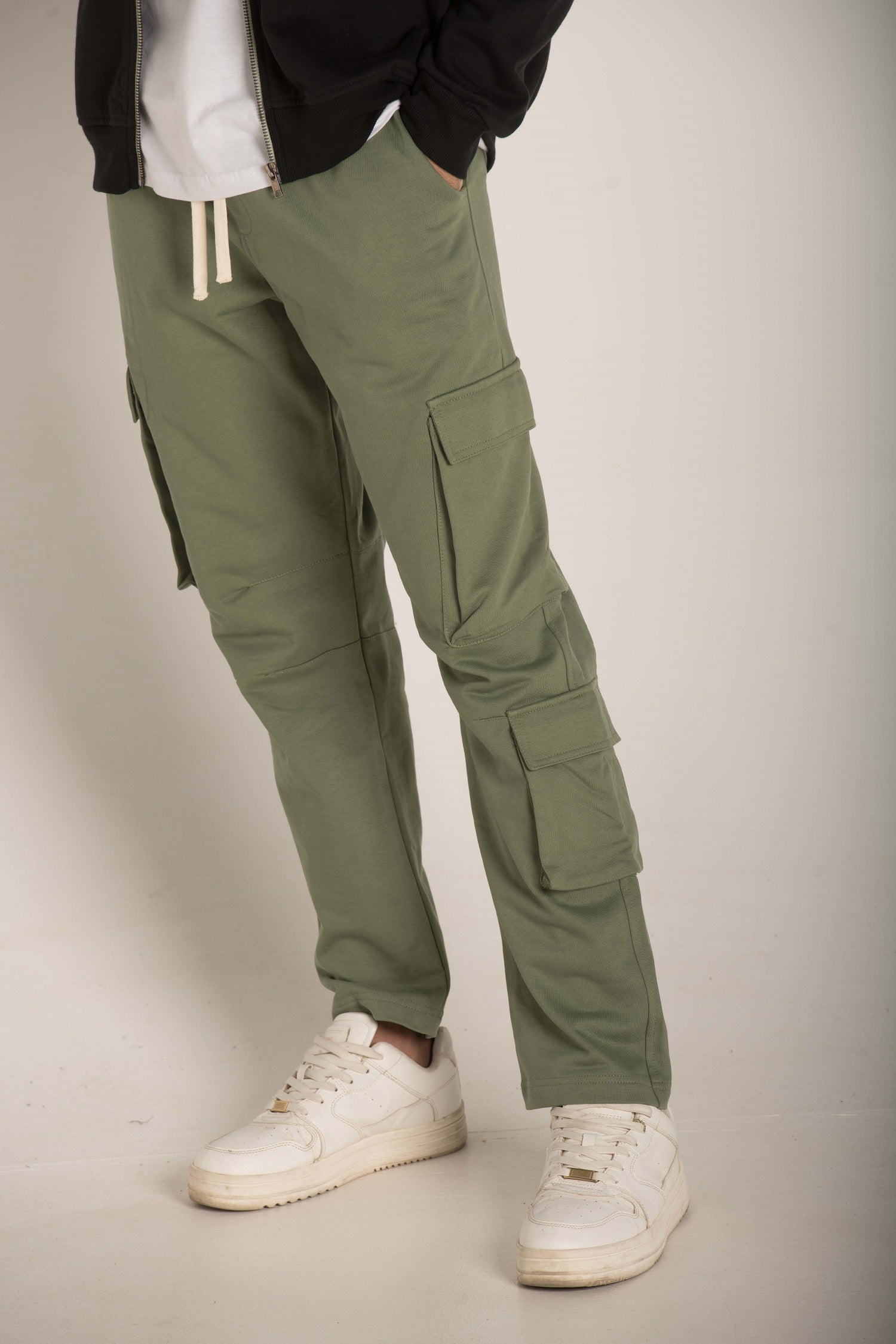 Cargo Patched Pockets Pants W23MSP273