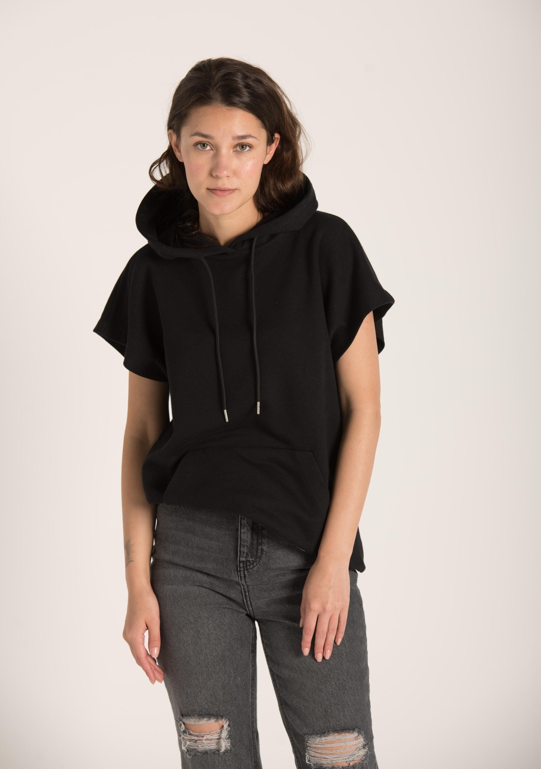 POCKET FRONT SLEEVELESS HOODIE W23W540