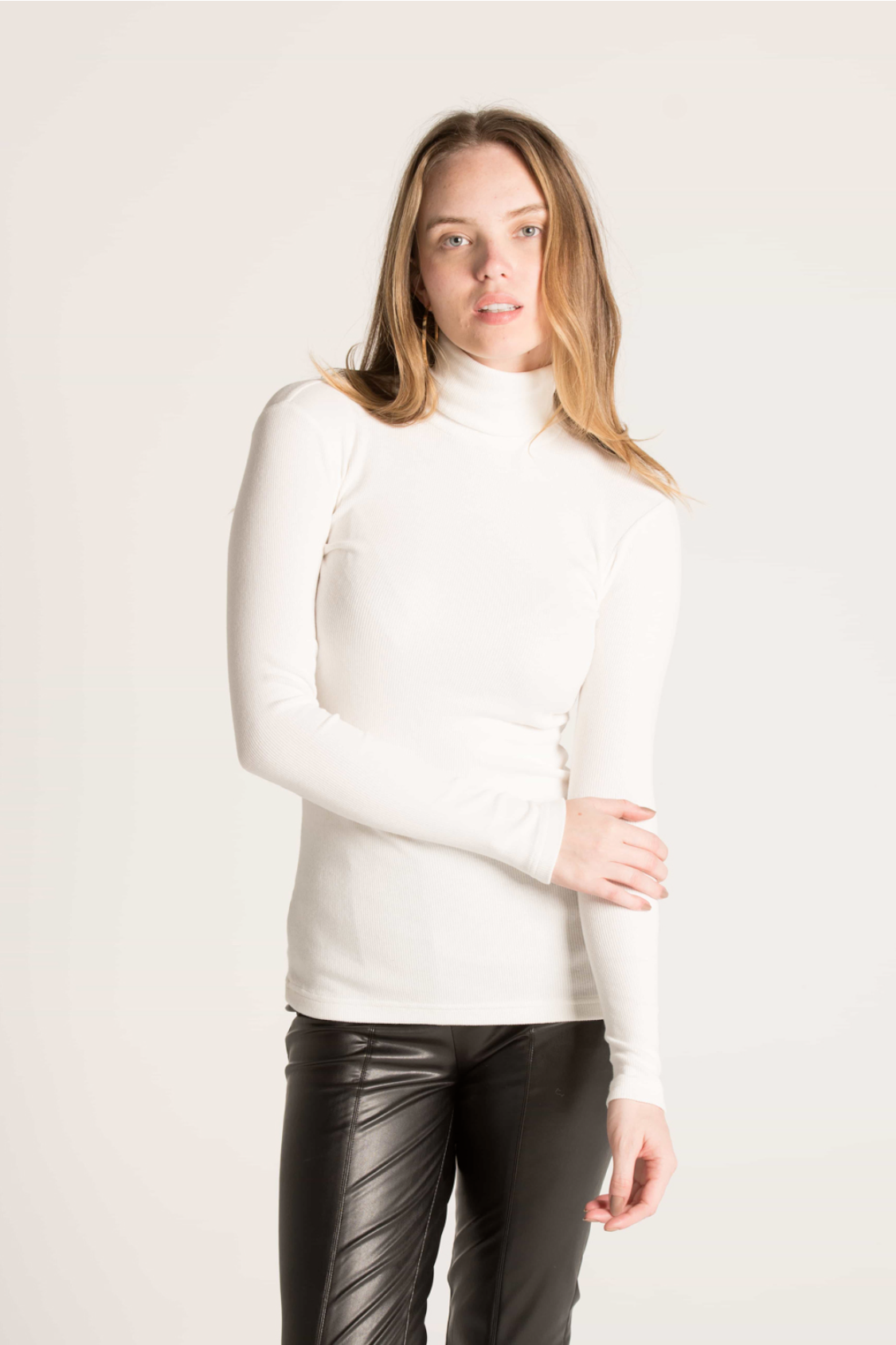 HIGH COLLAR RIBBED TOP W23W794